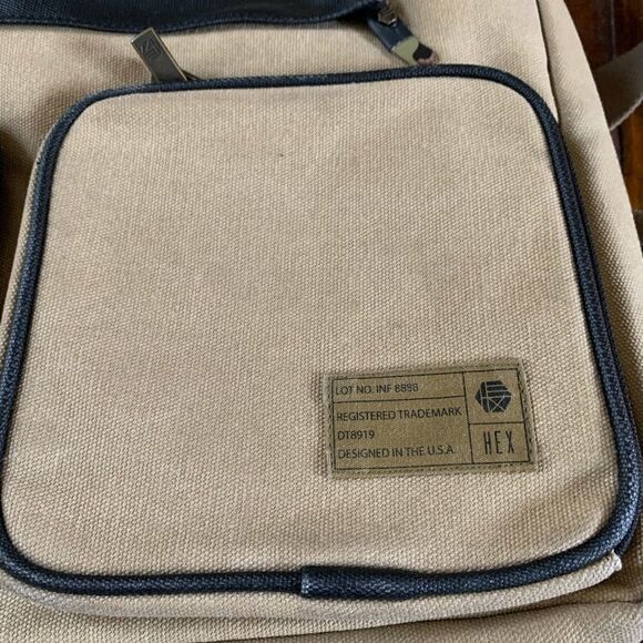 Hex Accessories Radar Convertible Briefcase - Picture 5 of 8